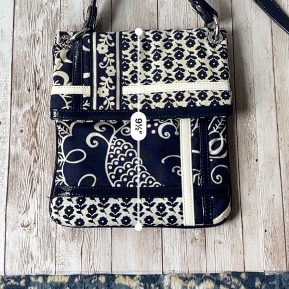 VERA BRADLEY TWIRLY BIRD NAVY WHITE CROSS BODY BAG - Picture 10 of 10